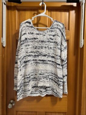 Womens Black & White Marled Knit Sweater